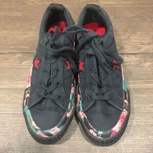 Converse black rose detail low top kid size 13 shoes